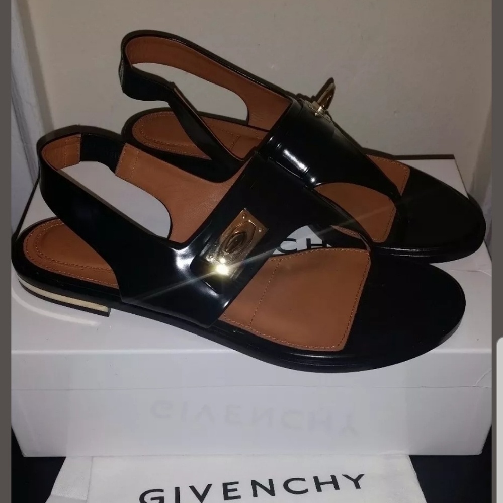 GIVENCHY Shark-Tooth  Black Leather Thong  Flat Sa